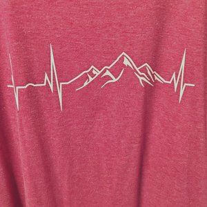 Like New Mountain Heartbeat T-Shirt Maroon Large